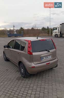 Хэтчбек Nissan Note 2007 в 