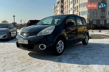 Хэтчбек Nissan Note 2012 в Гатном