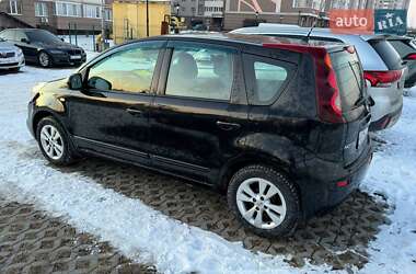 Хэтчбек Nissan Note 2012 в 