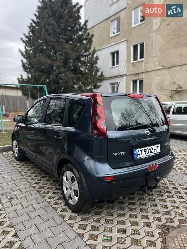 Хетчбек Nissan Note 2012 в Івано-Франківську