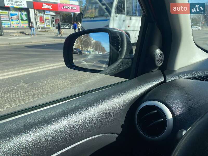 Хэтчбек Nissan Note 2011 в Ровно