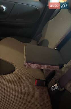 Хэтчбек Nissan Note 2011 в 