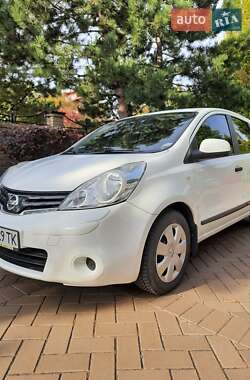 Хэтчбек Nissan Note 2010 в Киеве