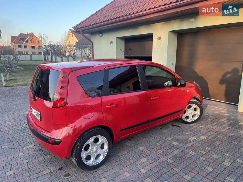 Хетчбек Nissan Note 2006 в Івано-Франківську