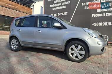 Хэтчбек Nissan Note 2007 в 