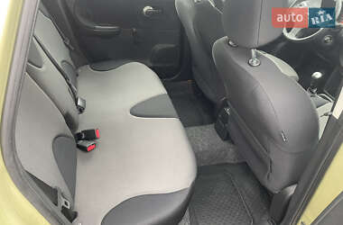 Хэтчбек Nissan Note 2009 в 