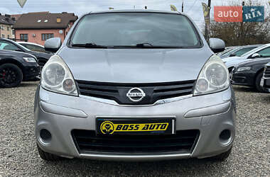 Хэтчбек Nissan Note 2011 в 