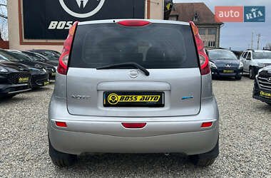 Хэтчбек Nissan Note 2011 в 
