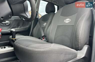 Хэтчбек Nissan Note 2011 в 