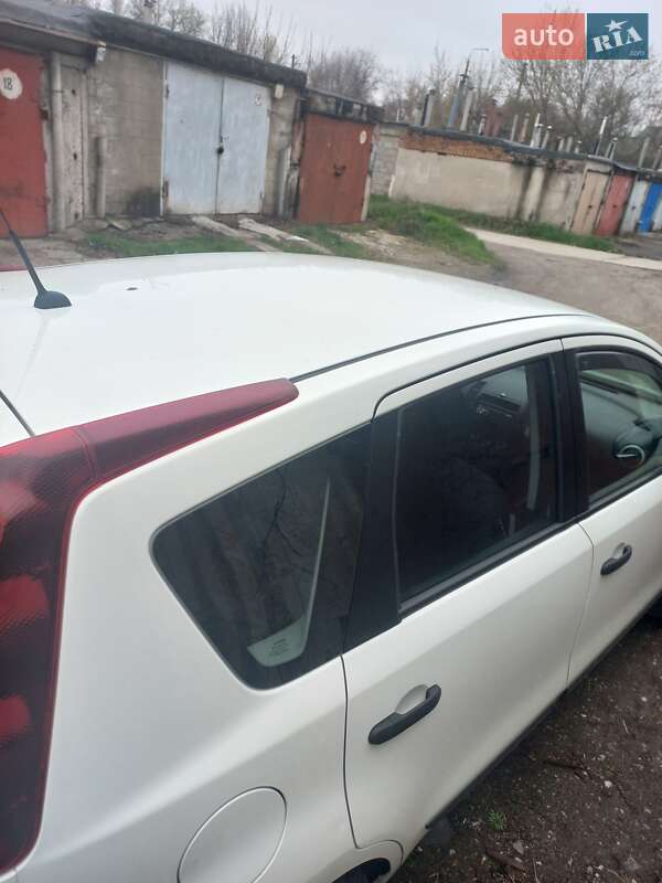 Хетчбек Nissan Note 2011 в Запоріжжі фото 14 Хетчбек Nissan Note 2011 в Запоріжжі