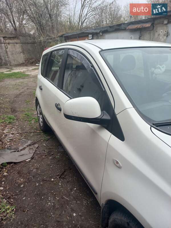 Хетчбек Nissan Note 2011 в Запоріжжі фото 12 Хетчбек Nissan Note 2011 в Запоріжжі