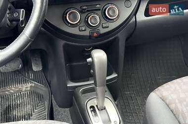 Хэтчбек Nissan Note 2006 в 
