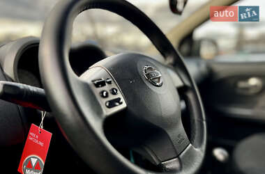 Хэтчбек Nissan Note 2008 в 