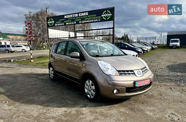 Хэтчбек Nissan Note 2008 в 