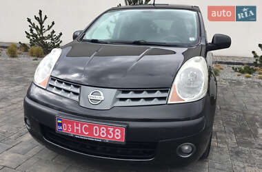 Хэтчбек Nissan Note 2007 в 