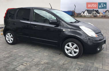Хэтчбек Nissan Note 2007 в 