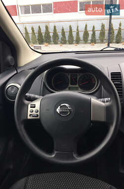 Хэтчбек Nissan Note 2007 в 