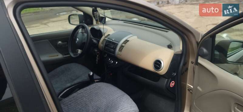 Хэтчбек Nissan Note 2006 в Шполе