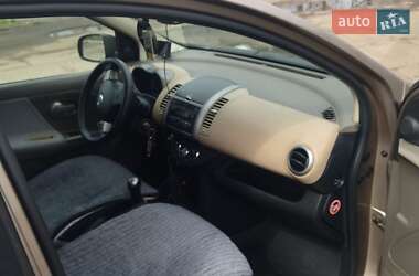 Хэтчбек Nissan Note 2006 в 