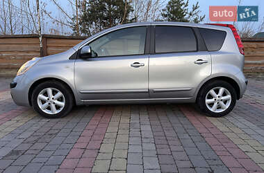 Хэтчбек Nissan Note 2006 в 