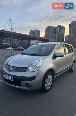 Хэтчбек Nissan Note 2006 в 