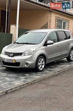 Хэтчбек Nissan Note 2009 в 