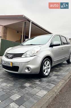 Хэтчбек Nissan Note 2009 в 