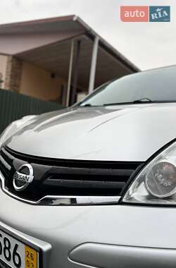 Хэтчбек Nissan Note 2009 в 