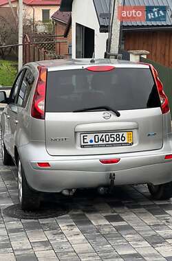 Хэтчбек Nissan Note 2009 в 