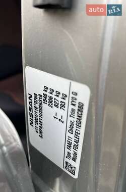 Хэтчбек Nissan Note 2009 в 