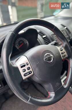 Хэтчбек Nissan Note 2009 в 