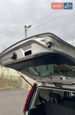 Хэтчбек Nissan Note 2009 в 