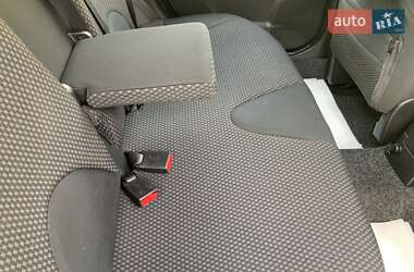 Хэтчбек Nissan Note 2007 в 