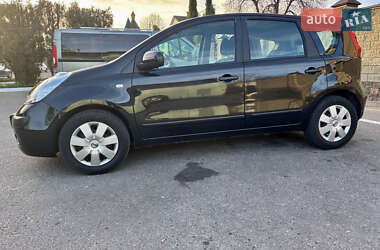Хэтчбек Nissan Note 2006 в 