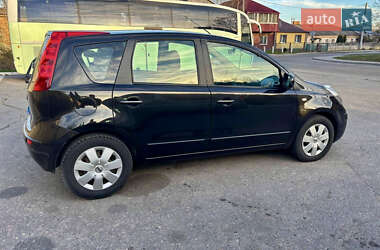 Хэтчбек Nissan Note 2006 в 