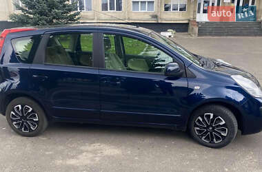 Хэтчбек Nissan Note 2006 в 