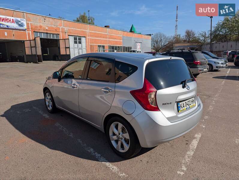 Хетчбек Nissan Note 2012 в Чернігові