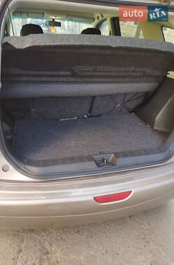 Хэтчбек Nissan Note 2013 в 