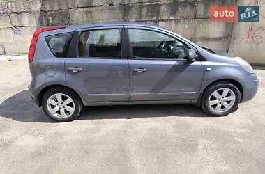 Хэтчбек Nissan Note 2008 в 