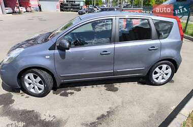 Хэтчбек Nissan Note 2008 в 