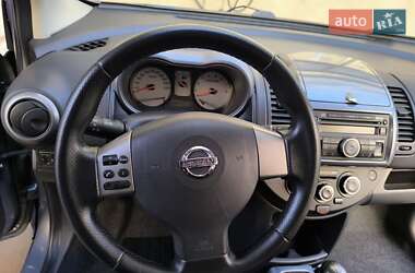 Хэтчбек Nissan Note 2008 в 