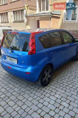 Хэтчбек Nissan Note 2006 в 
