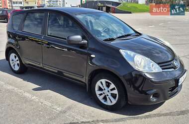 Хэтчбек Nissan Note 2010 в Гатном