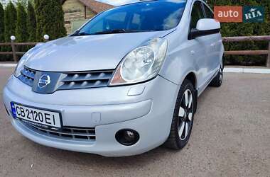 Хэтчбек Nissan Note 2008 в 