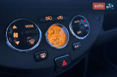 Хэтчбек Nissan Note 2007 в 