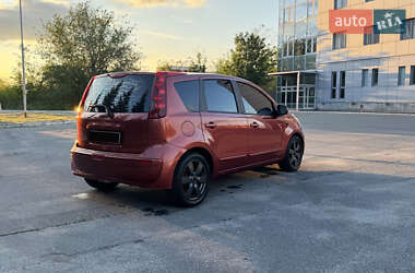 Хэтчбек Nissan Note 2007 в 