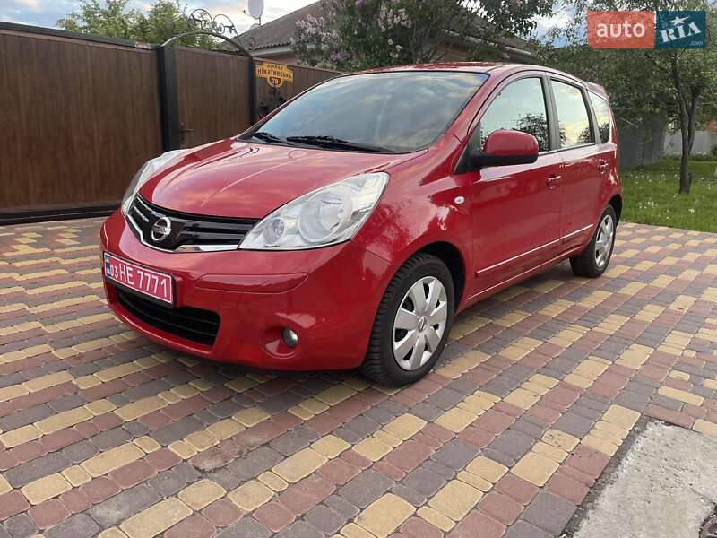 Хетчбек Nissan Note 2010 в 