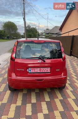 Хетчбек Nissan Note 2010 в 