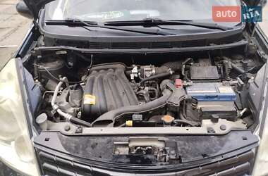 Хэтчбек Nissan Note 2011 в 