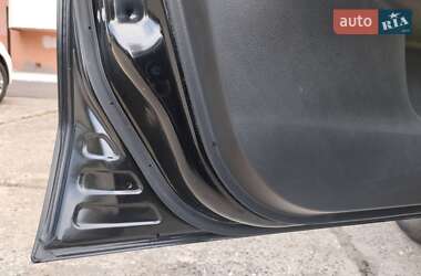 Хэтчбек Nissan Note 2011 в 
